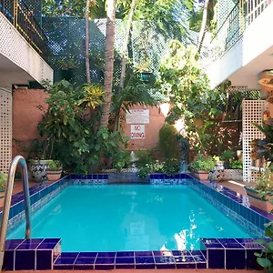 Hotel Towne Nassau